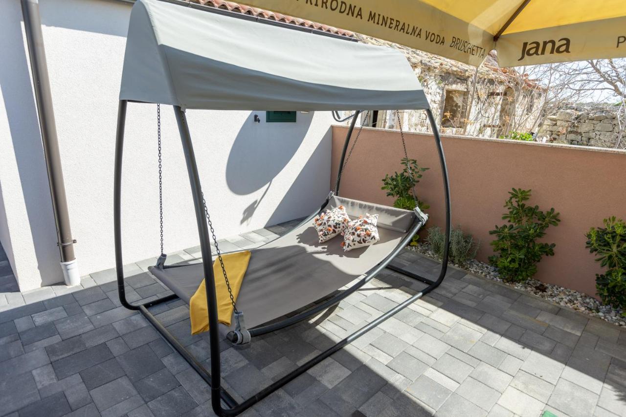 Apartment Neno With Terrace - Chambres d’hôtes Ražanac