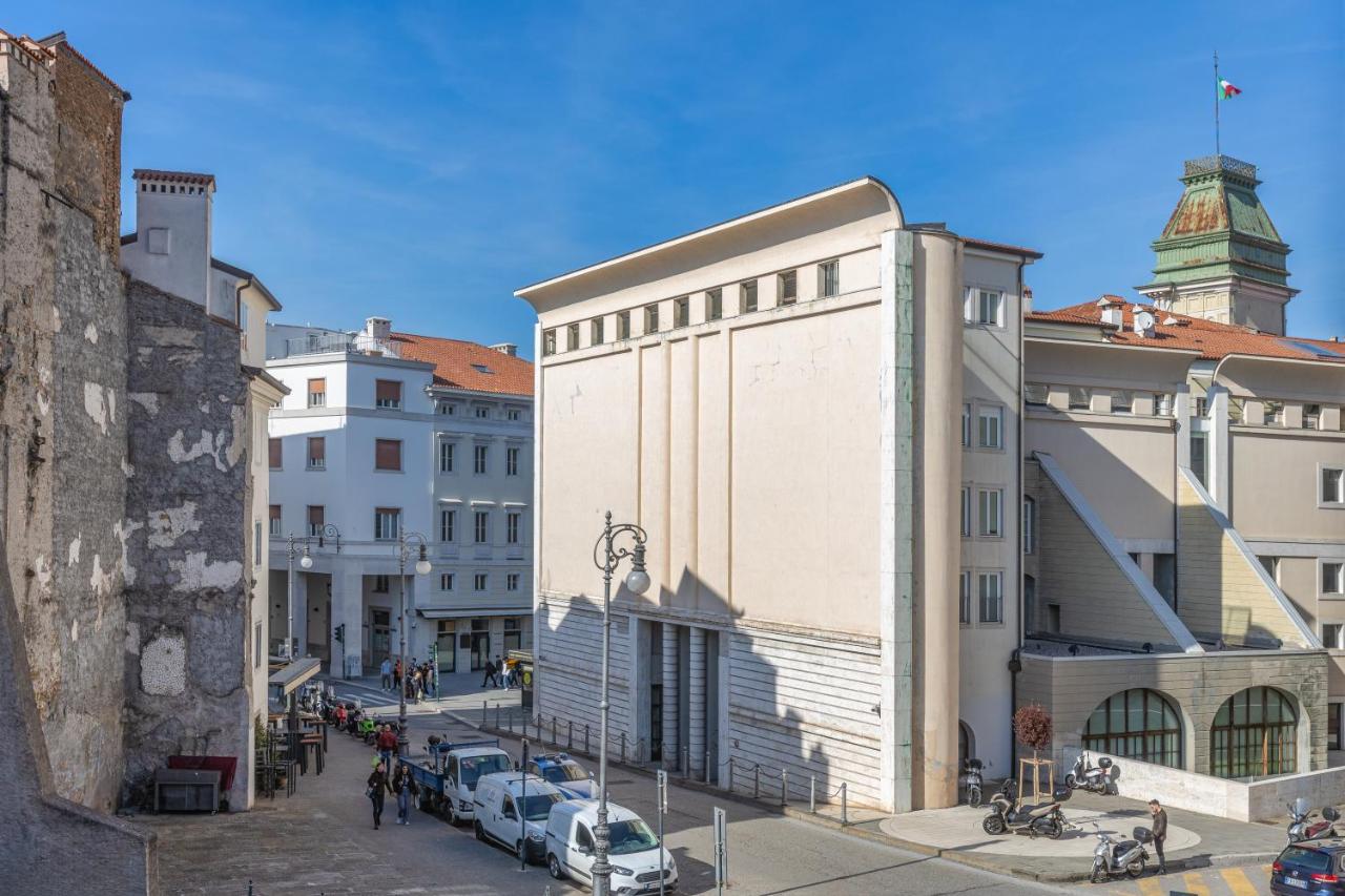 Suite Calvino, in Piazza Unità con parcheggio - B&B