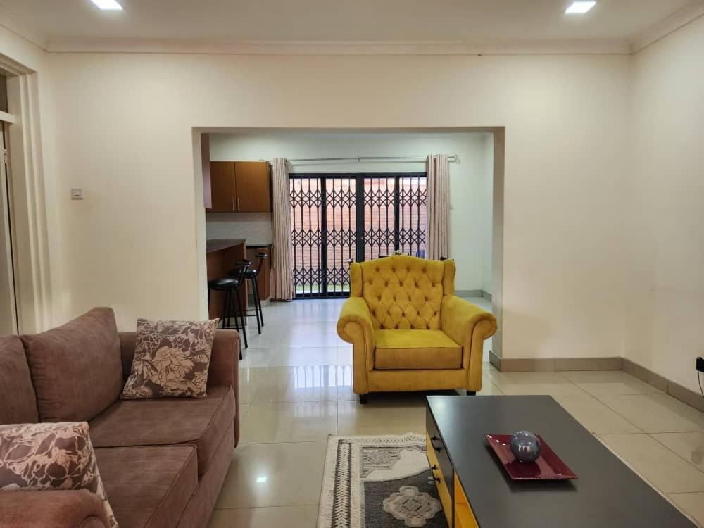 Modern & secure apartment in Area 43 Lilongwe - self catering - B&B