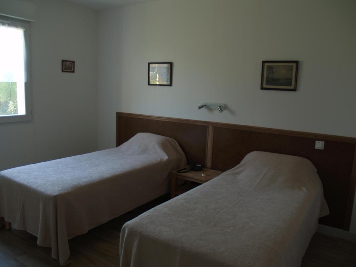 Twin Bed Apartment with Terrace and Garden View