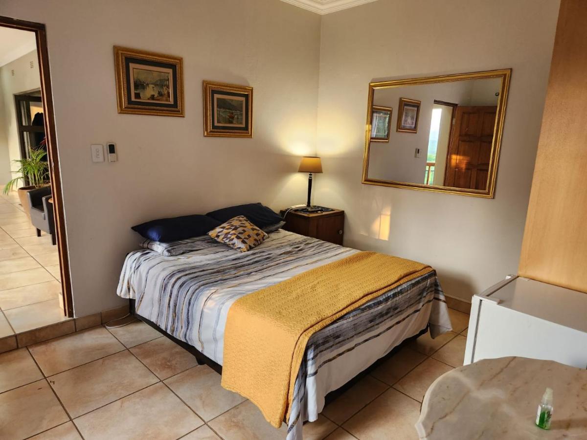 B&B Tzaneen - View on 83 - Bed and Breakfast Tzaneen