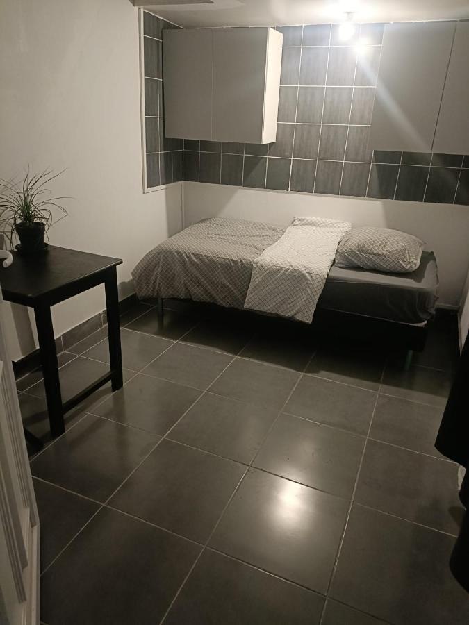 Tiny house - Gare Paris Aeroport - B&B