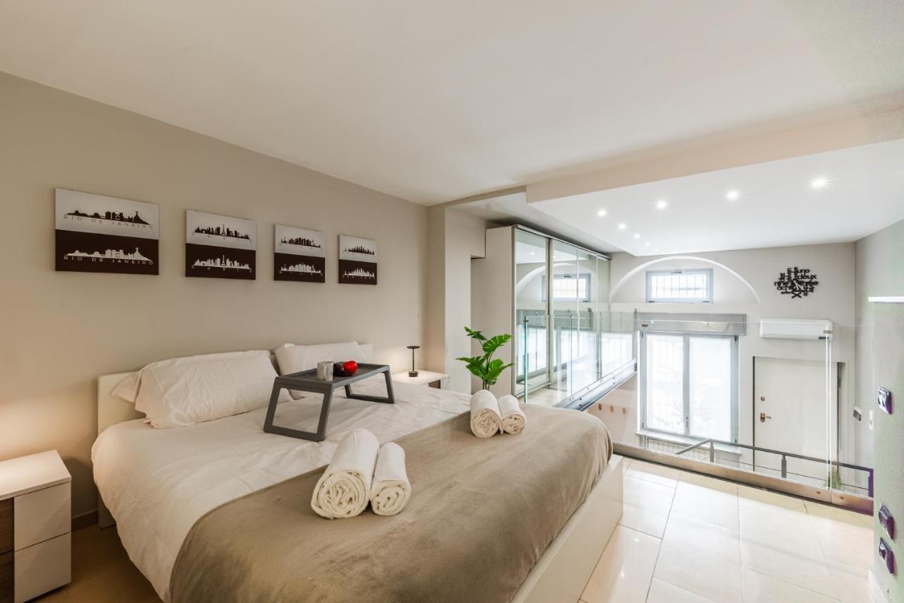 tHE Skyline Loft - Bosco Verticale Area - Bed and Breakfast Milaan