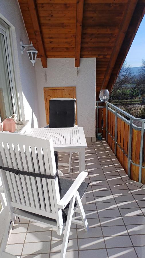 Helle schöne Dachgeschosswohnung mit Balkon - Ferienwohnung