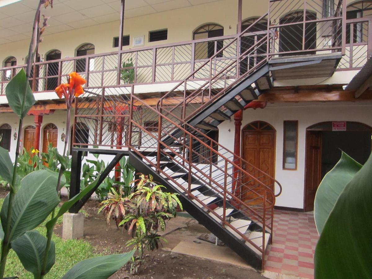 Guest House Los Corredores del Castillo - B&B