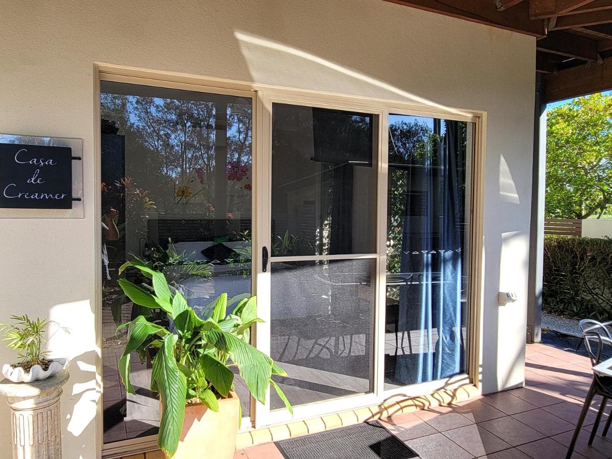 B&B Maroochydore - Beachside One Bedroom Flat Retreat - Bed and Breakfast Maroochydore