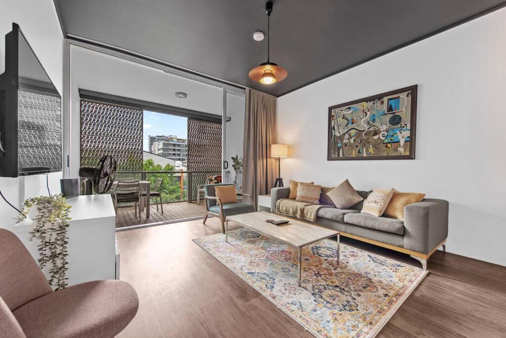 Central & Stylish! 1Bed/1Bath/1Car ~ 5 mins to CBD - B&B Brisbane