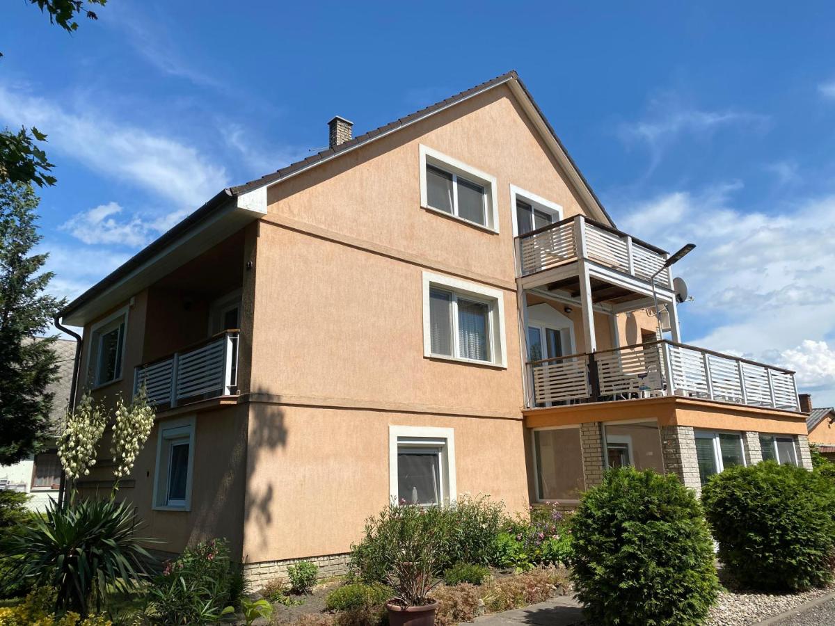 Rózsa Ház - Bed and Breakfast