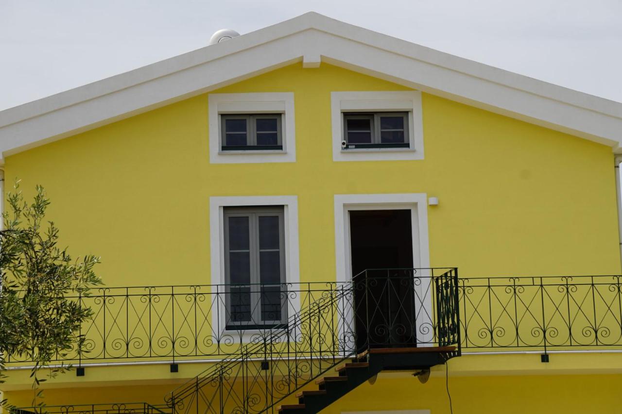Apartamento con balcón