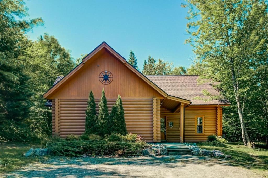 Private Hot tub Sauna 5min walk Lake Northern Escape - B&B