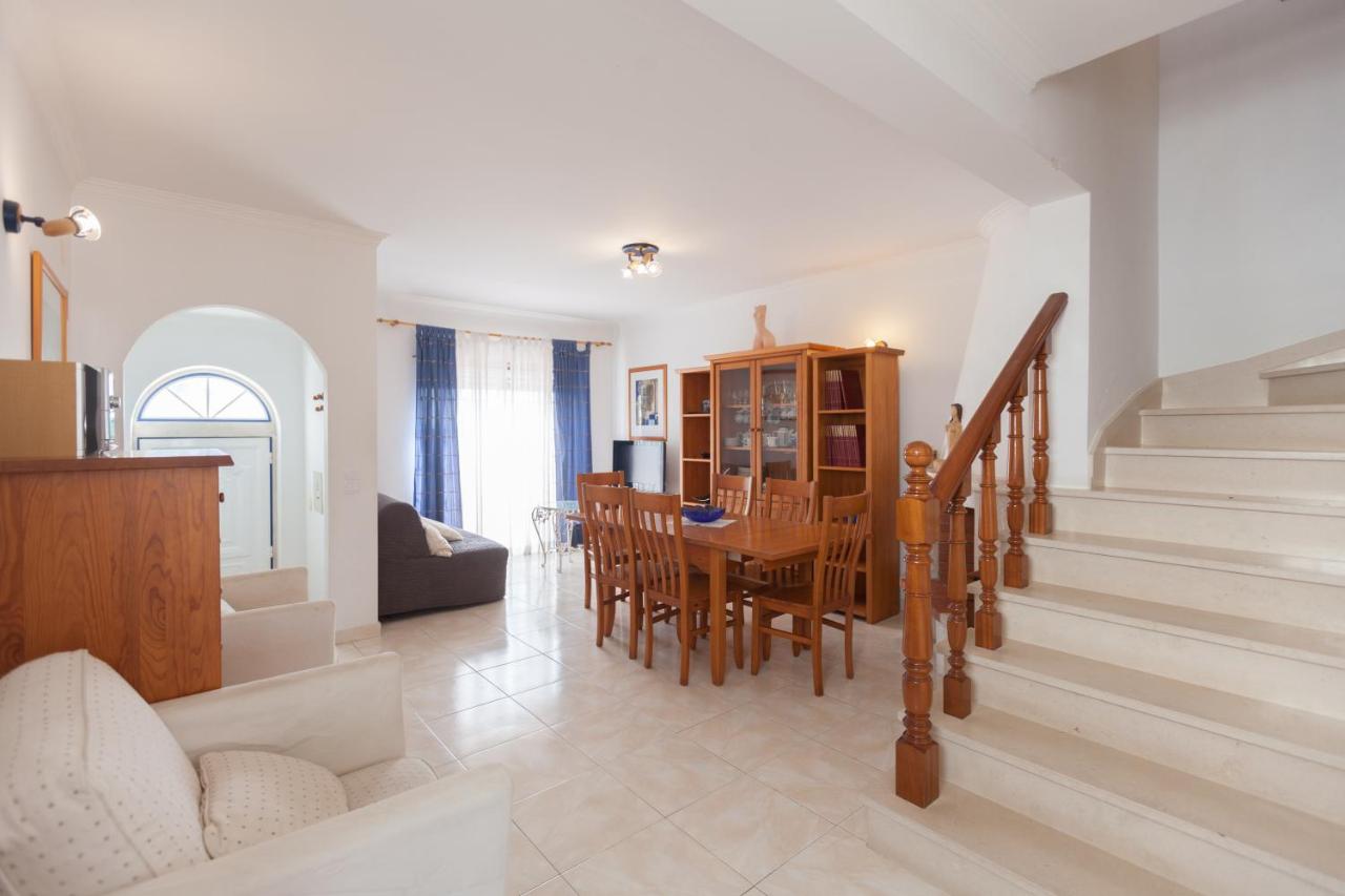 B&B Ericeira - FLH Large Ericeira House with Terrace - Bed and Breakfast Ericeira