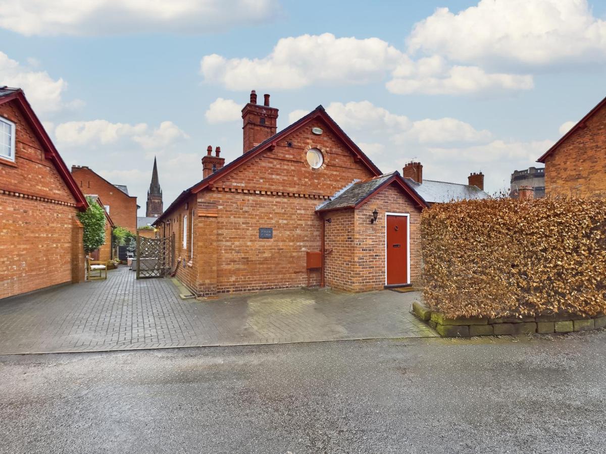 “The Sleepers Cottage” 2-6 people w/ free parking - B&B