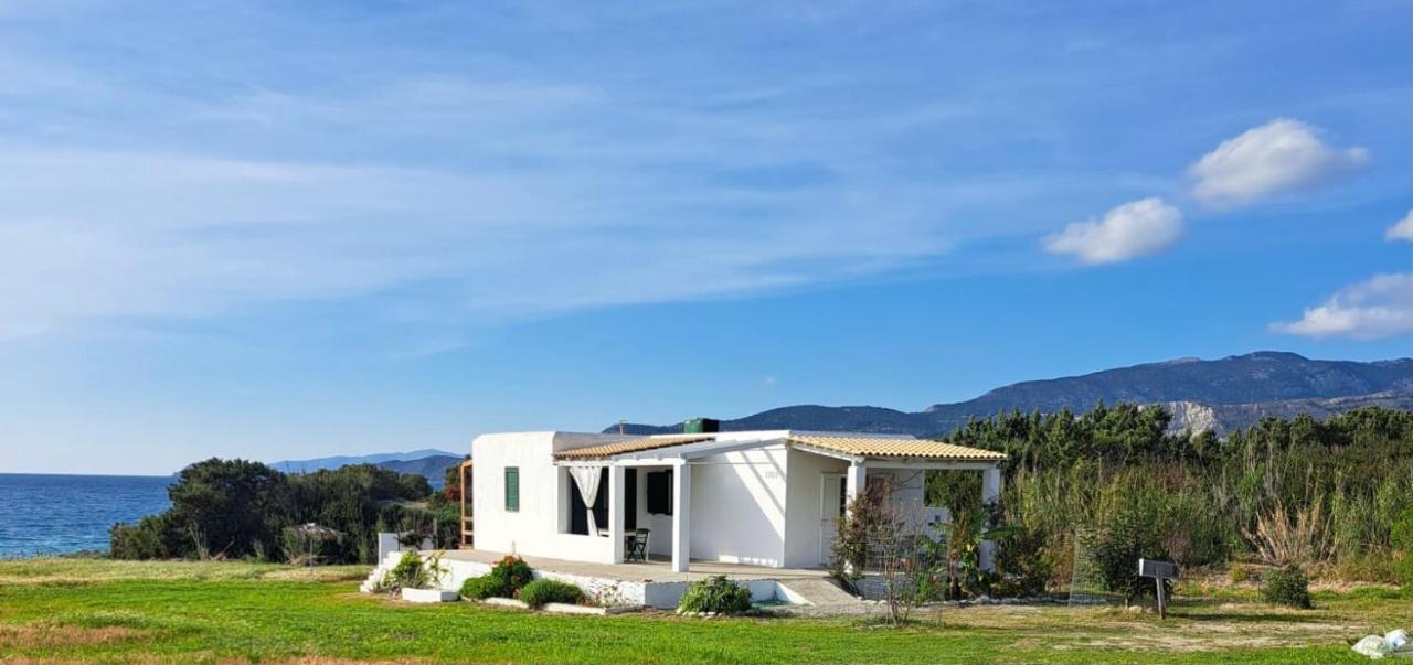 Charming Cottage on the sea turtle beach - Ferienwohnung Apolakkiá