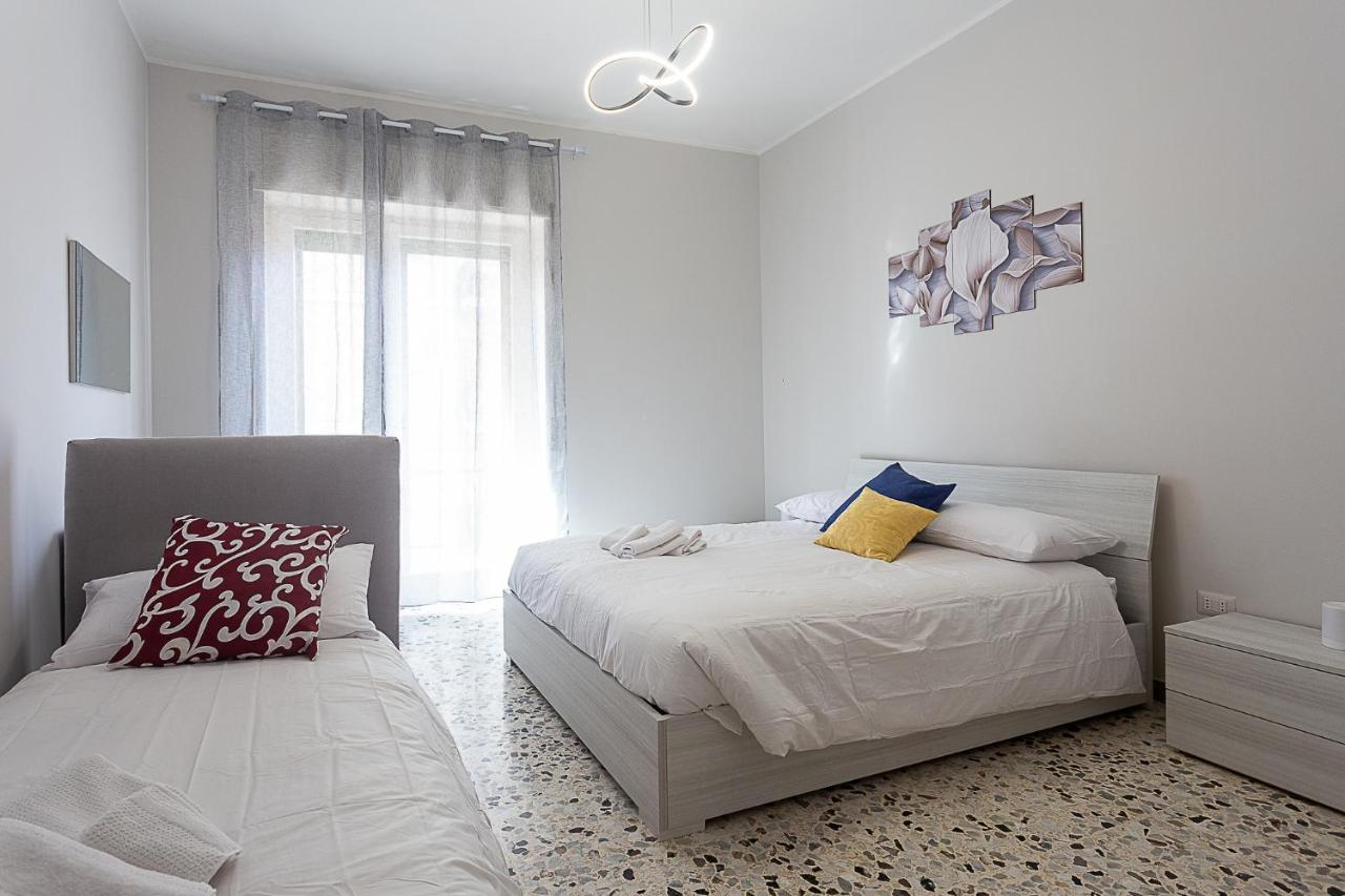 Basic Triple Room with Shared Bathroom