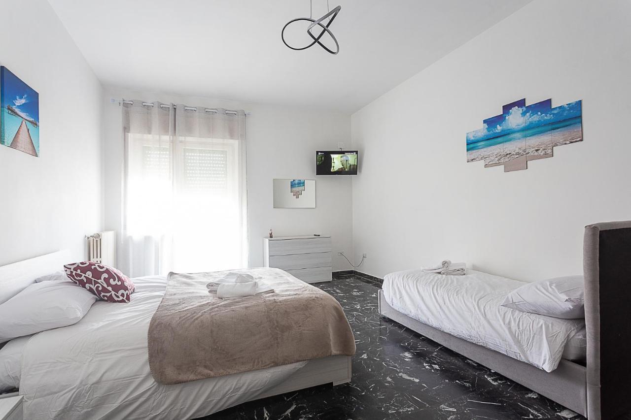 Basic Triple Room with Shared Bathroom