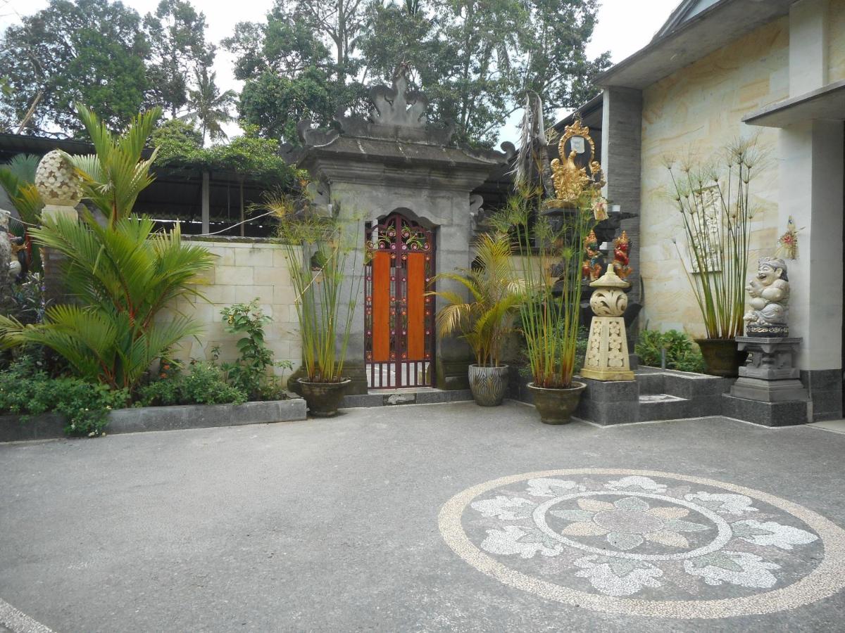 B&B Menanga - Suci Amerta Guest House - Bed and Breakfast Menanga