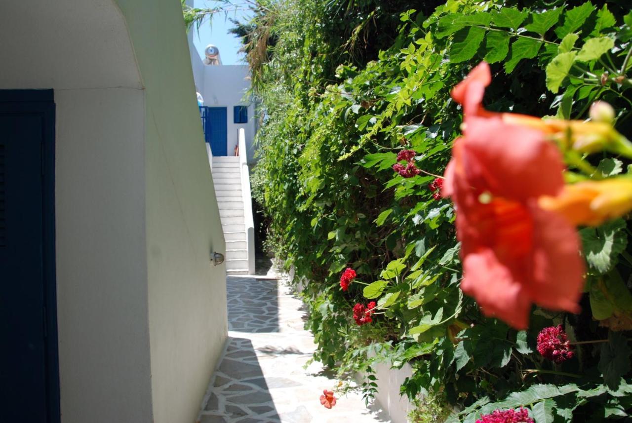 Koulas Pension - Red Lake - B&B Agios Prokopios