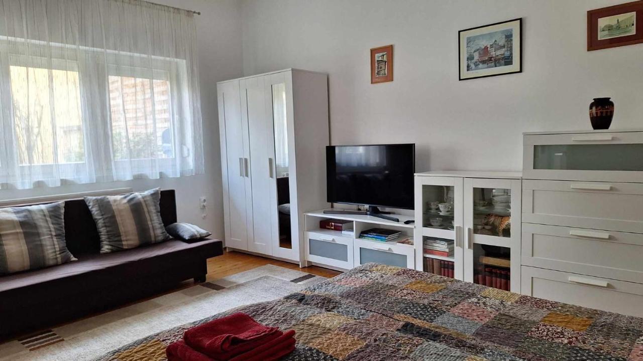Sissi Residence with free parking lot - Chambres d'hôtes Budapest