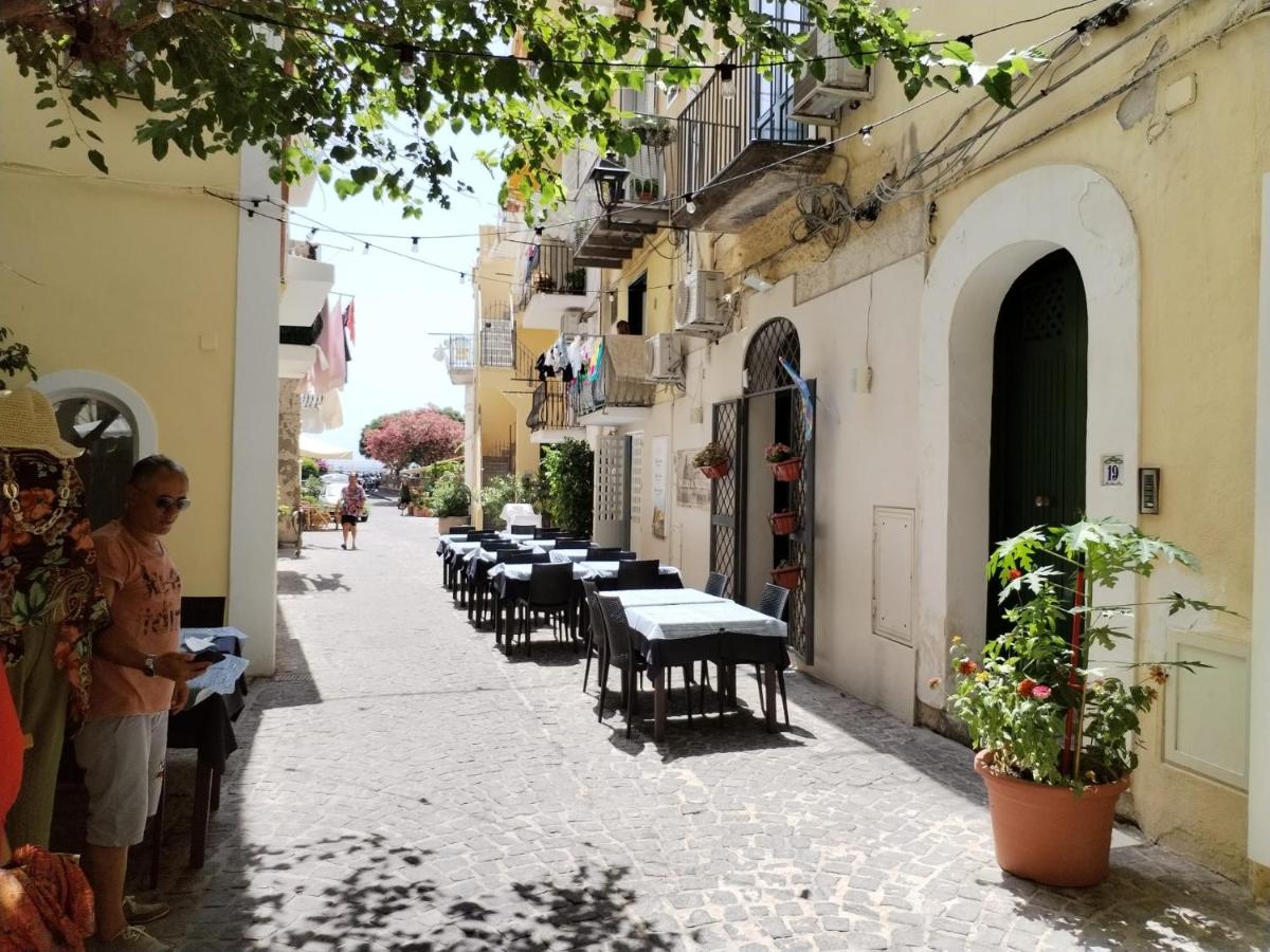 Ischia Ponte appartamento romantico 8 posti letto - B&B