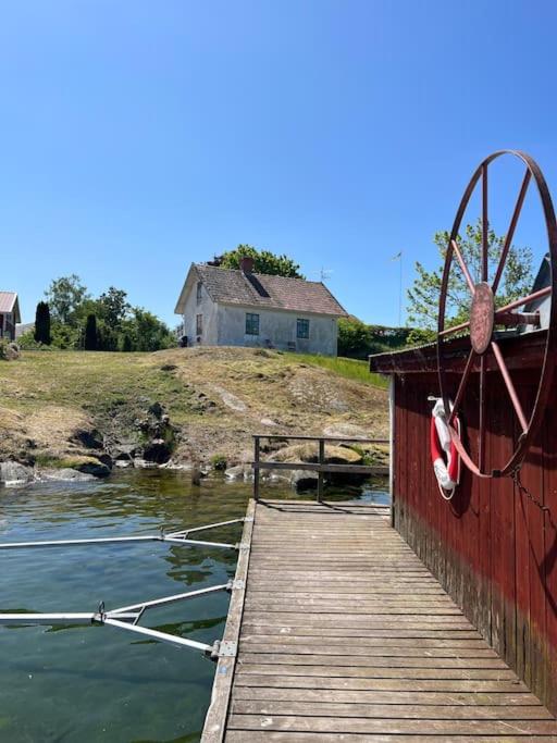 Hamnstuga i Hästholmens småbåtshamn - Chambres d’hôtes
