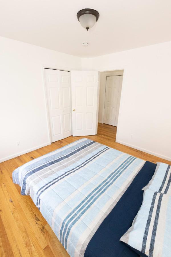 B&B Jersey City - Stylish & Spacious 3-bed Apt mins to NYC - Bed and Breakfast Jersey City