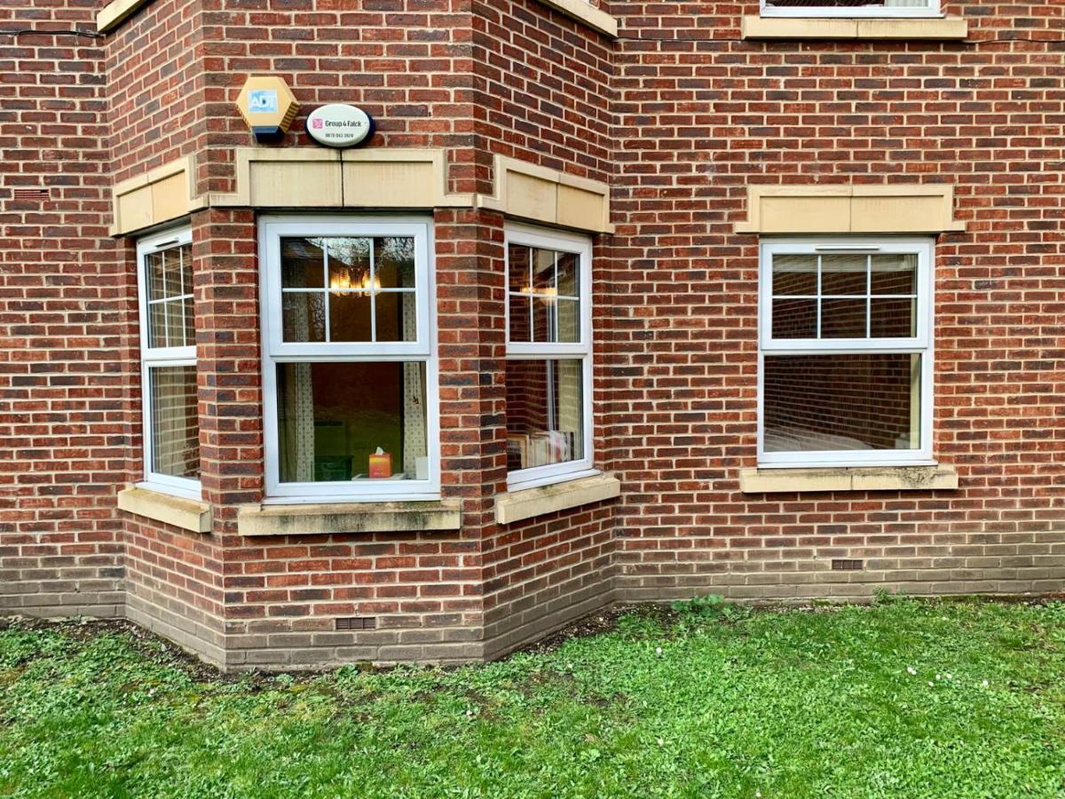 Peaceful Garden View Apt. close to Central London - B&B