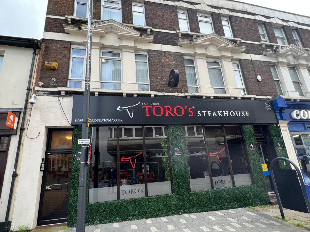 Luton Luxury Apartment - Bed and Breakfast