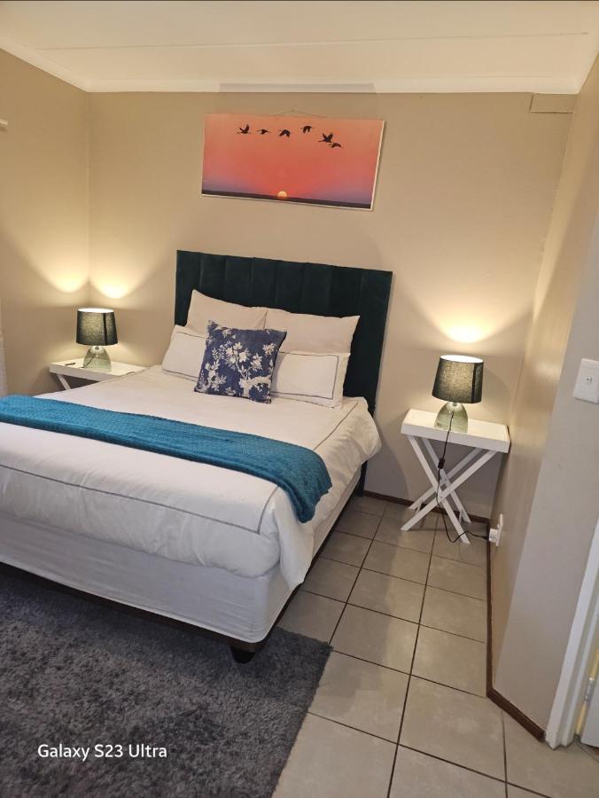 B&B Midrand - The Retreat, Midrand- 2bed 2bath - Bed and Breakfast Midrand