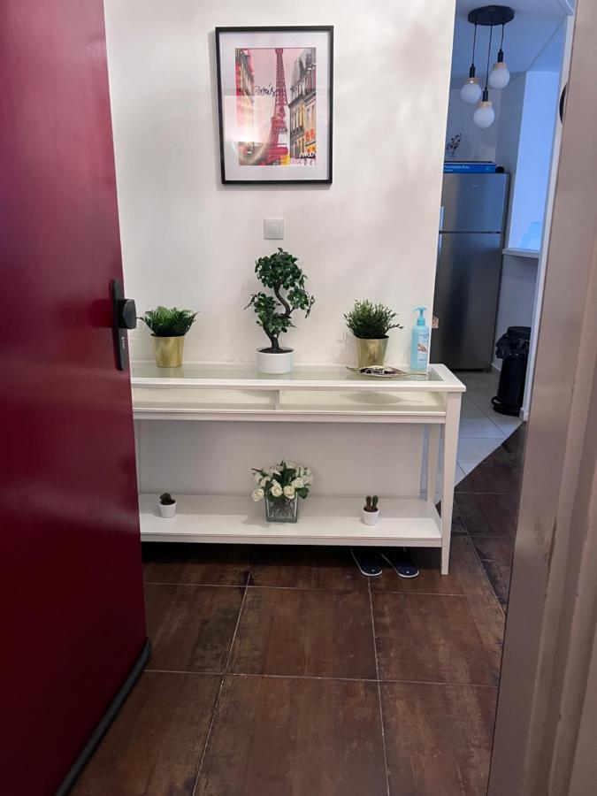 Appt à 10 min de Paris, 15 min a pied du SDF - B&B