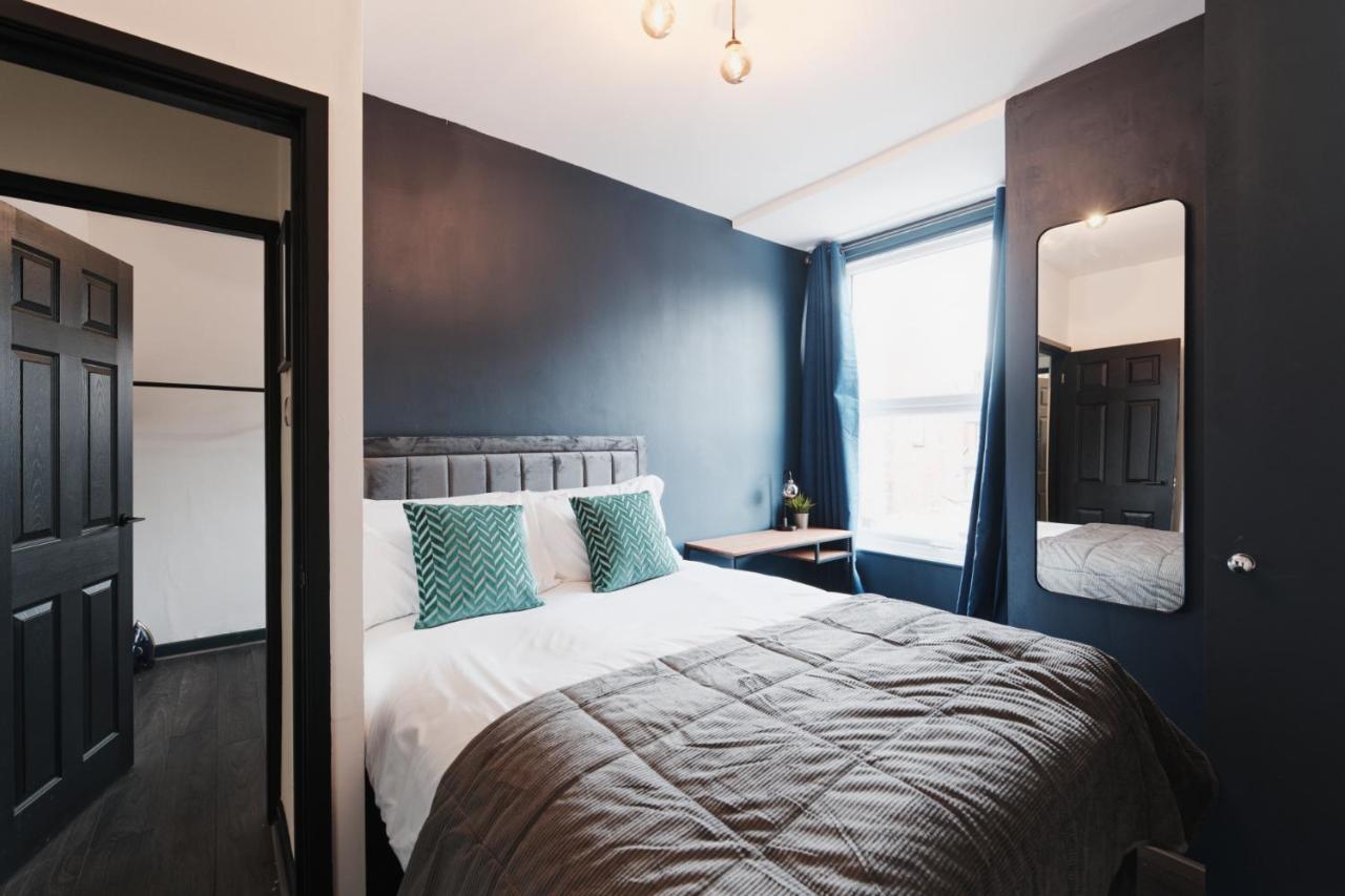 One-Bedroom Deluxe Apartment