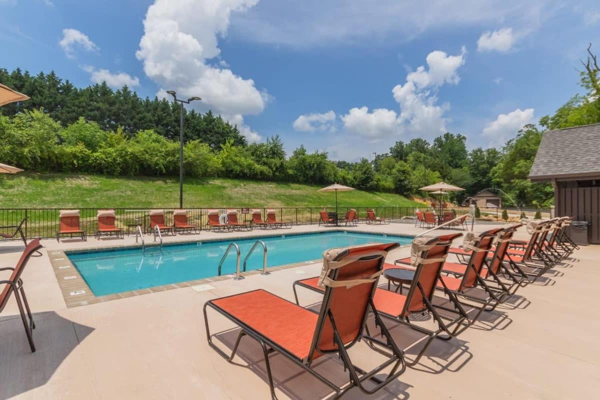 NEW Const Sleeps 6 Pool - close to Pkwy - Ferienwohnung Pigeon Forge