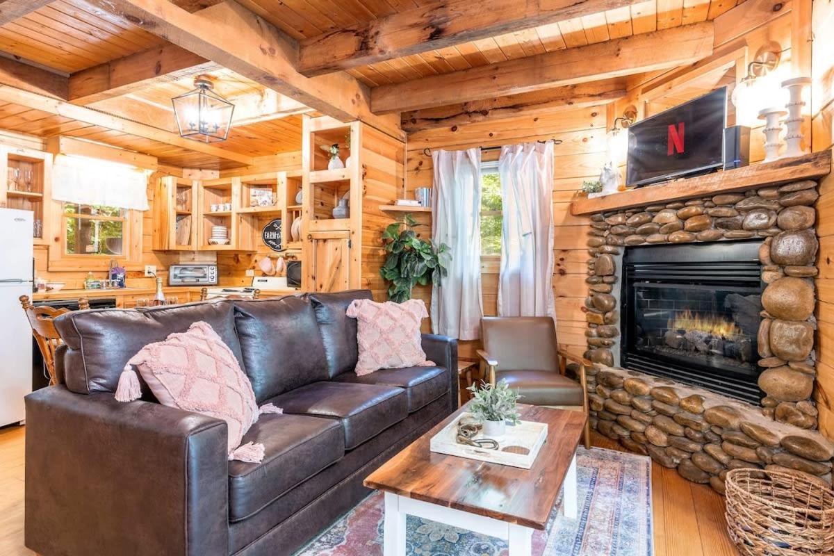 Quaint & Secluded near Dollywood with BBQ&HOT TUB - B&B Pigeon Forge