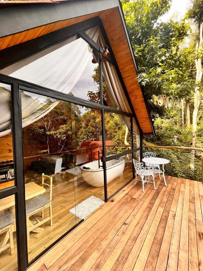 Doppelzimmer mit Whirlpool-Badewanne