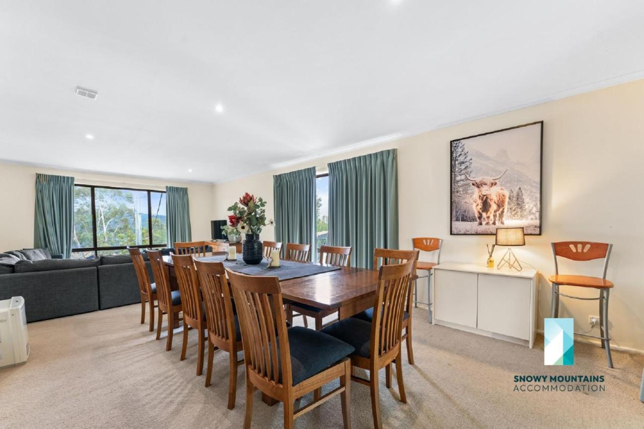 B&B Jindabyne - Cobbon Retreat 5 bedroom home with wifi - Bed and Breakfast Jindabyne