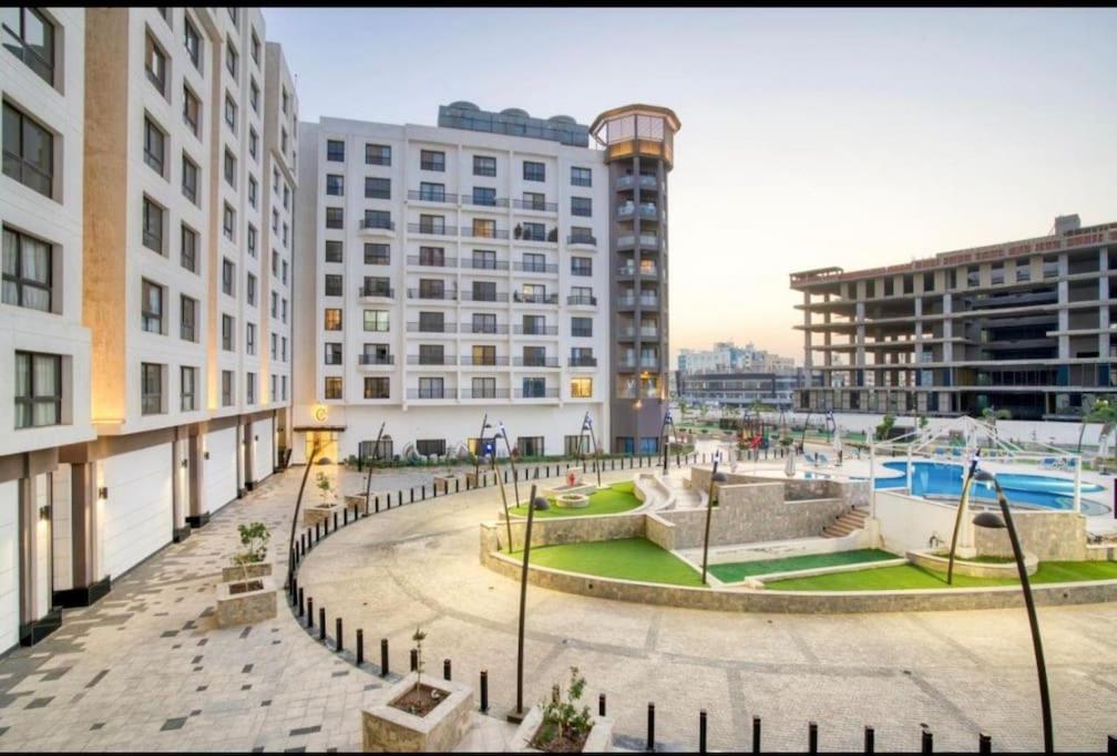An Elegant Apartment in park mall with lake view - B&B Cairo