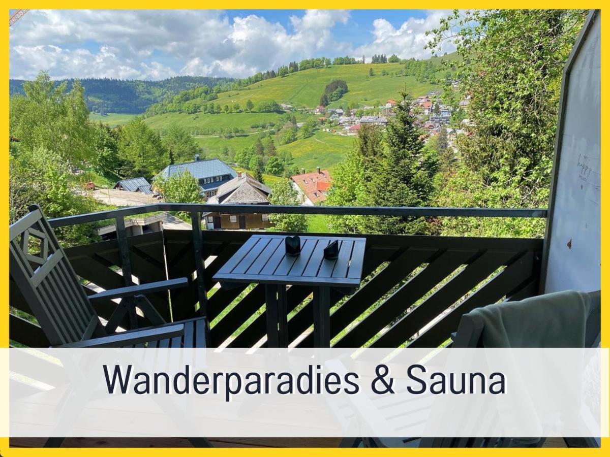 B&B Todtnauberg - Fewo Herzgrün mit Balkon und Traumblick direkt an Wanderwegen und Sauna im Haus - Bed and Breakfast Todtnauberg