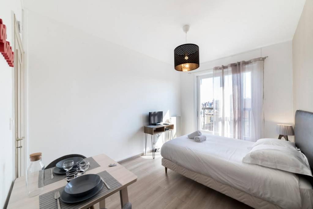 Studio Hypercentre avec vue sur le vieux Lyon AIL - B&B