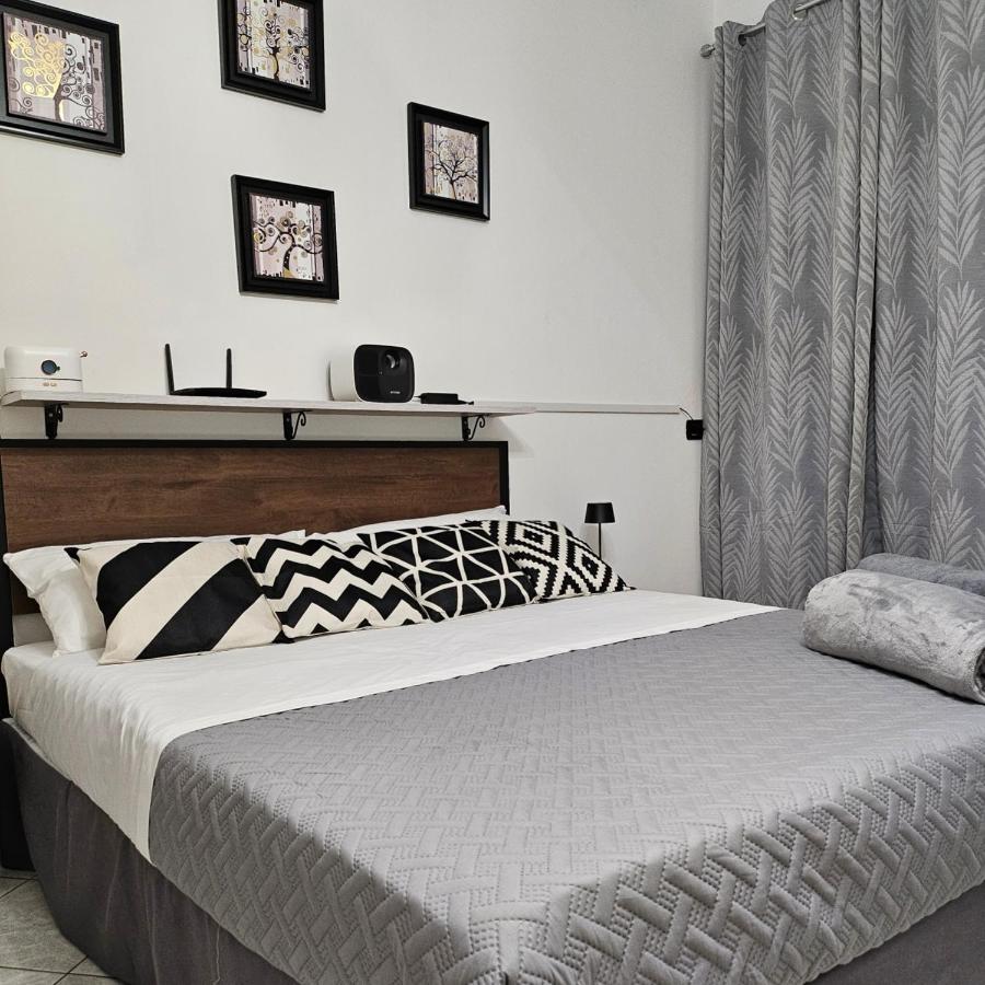 B&B Pavone Canavese - Darlyn Room Sotto La Torre - Bed and Breakfast Pavone Canavese