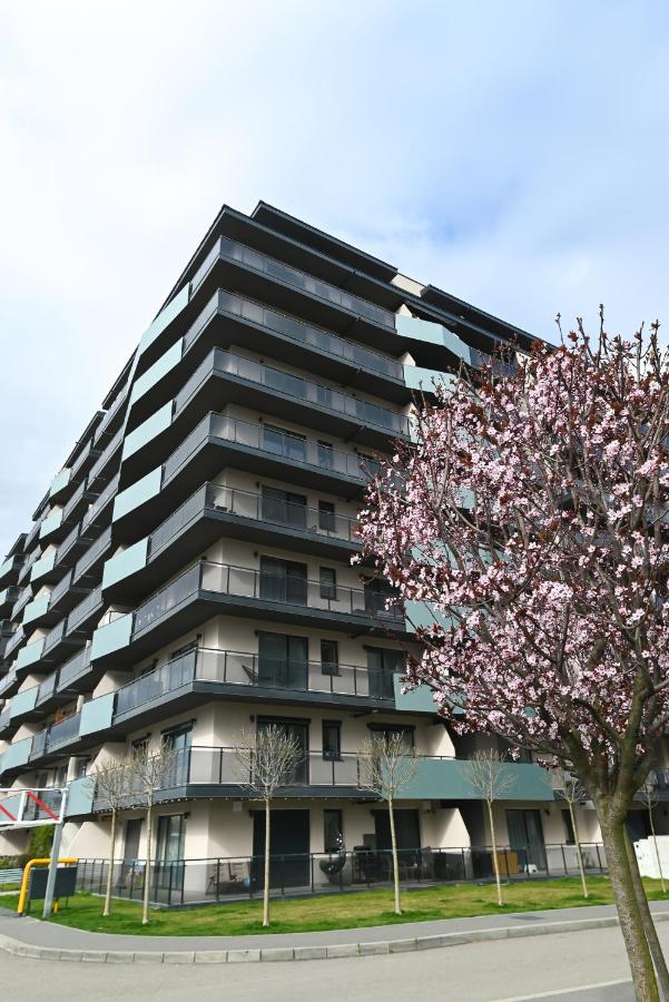 WES Apartment Grand Park - Ferienwohnung