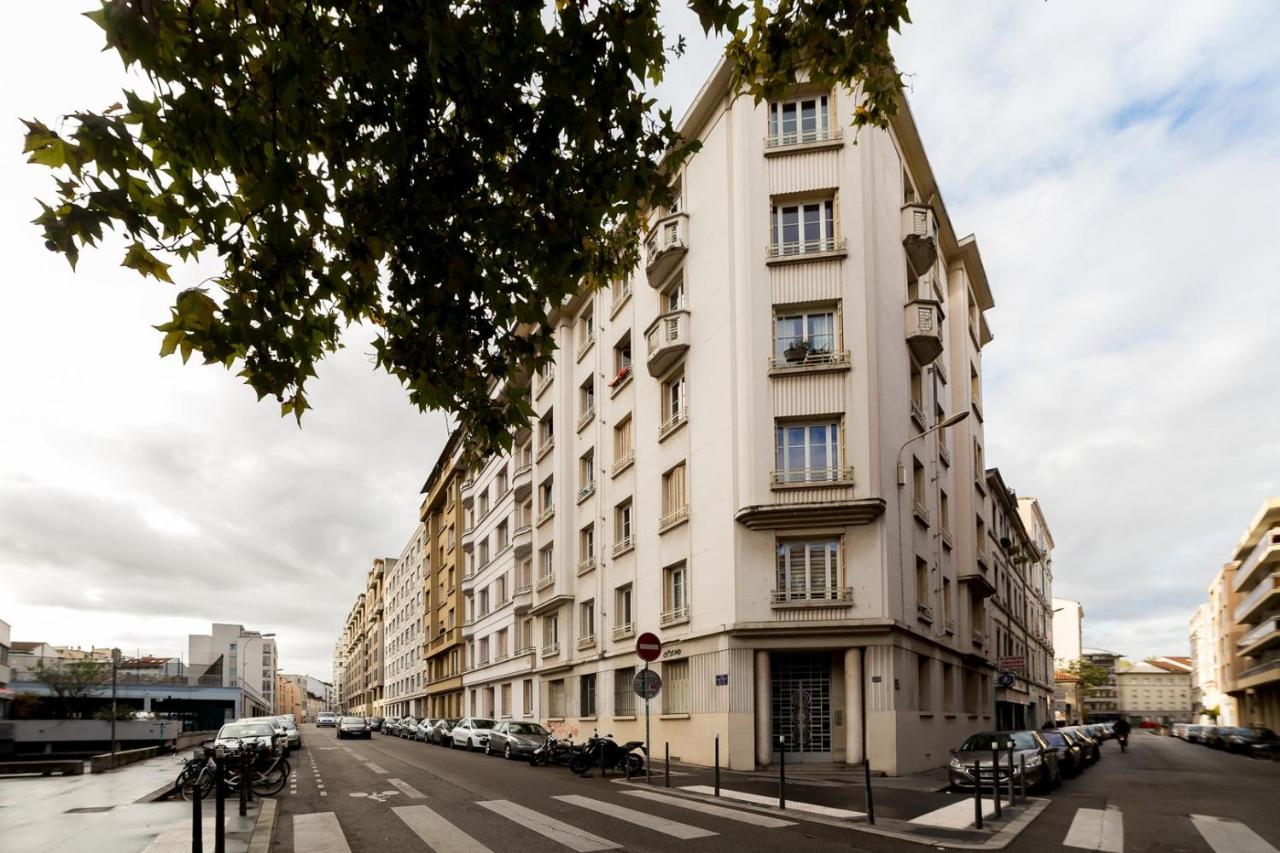 Studio - proche métro AIL - B&B Lyon