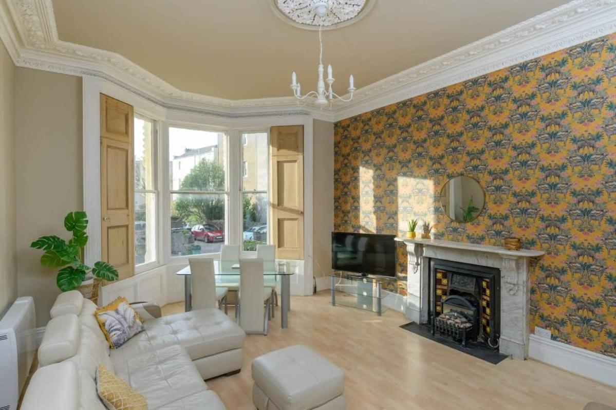 Gorgeous Apartment Seconds from Seafront Clevedon - B&B