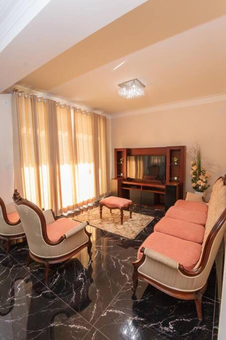 Casa aconchegante e confortável para 20 pessoas em São Lourenço - Bed and Breakfast São Lourenço