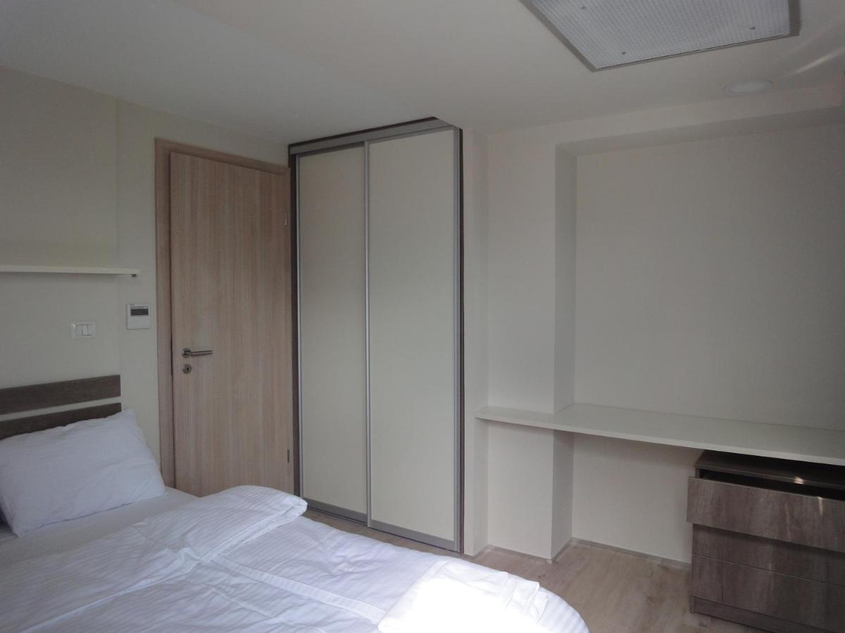 Deluxe Apartment with Balcony