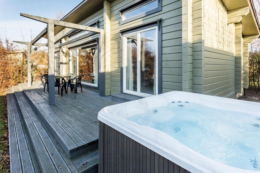 Roydon Marina - Lodge 8 - Hot Tub - Pet Friendly - Chambres d’hôtes
