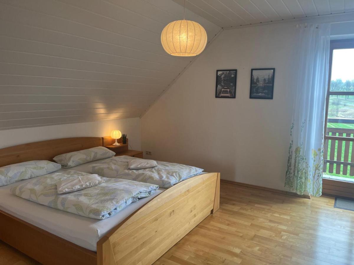 B&B Waldsassen - Ferienwohnungen Am Rehberg - Bed and Breakfast Waldsassen