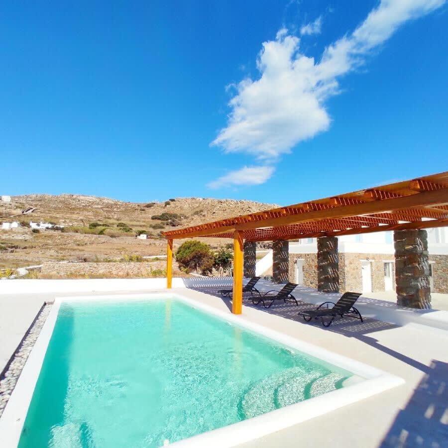 B&B Plintri - Experience Mykonos Ruby Paradise with Shared Pool - Bed and Breakfast Plintri