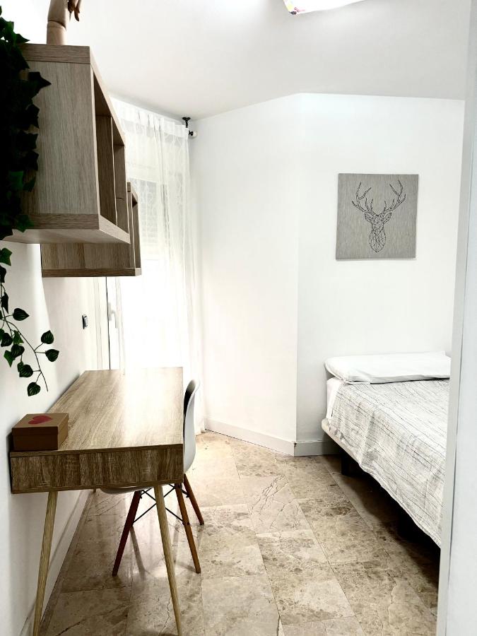 Camera Singola con Bagno in Comune