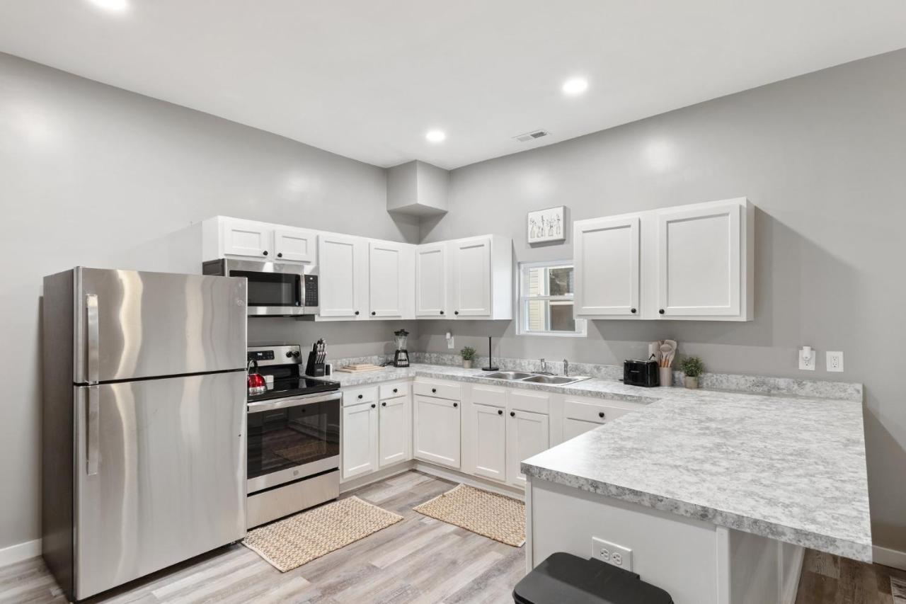 Floyd - Brand New & Near Downtown! by Newman Hospitality - B&B