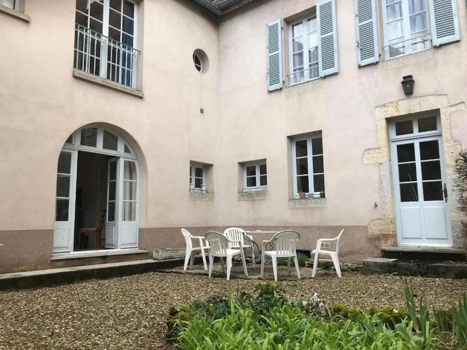 Bouchardine - Centre - Parking gratuit - Hospices - B&B
