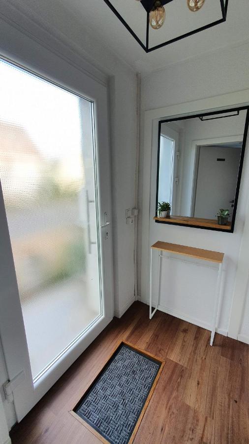 Modern 2.5 Bedroom Duplex Apartment near Messe, Airport, Arena - B&B
